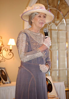 Lynn Rymarz as Alyce Bird Babb